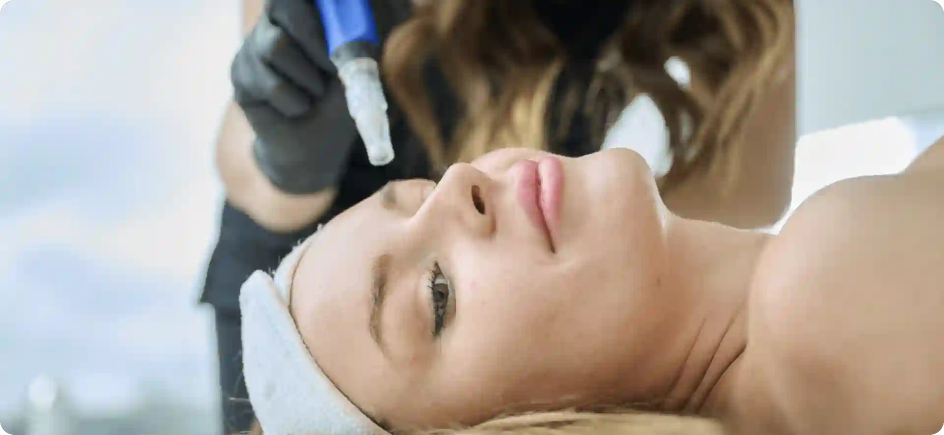 How Do Microneedles Trigger New Collagen and Elastin in Loose Skin Kent?